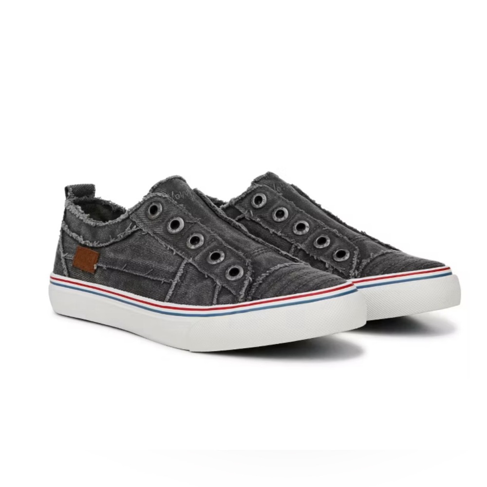 NWT- Blowfish Malibu ‘Play’ Slip on Canvas Sneaker